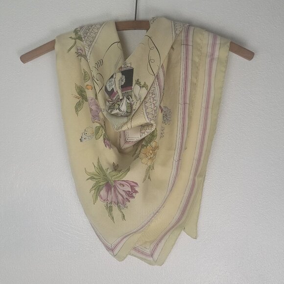 Hermes Accessories - Hermes scarf 100% silk "Quai aux Fleurs" first edition 1952 vintage France rare
